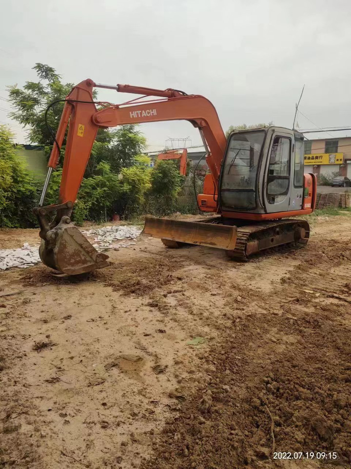 HITACHI EX60-5 - Mini pelle: photos 1 HITACHI EX60-5 - Mini pelle: photos 1
