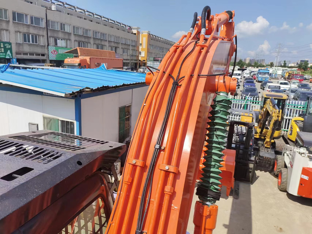 HITACHI ZX200 - Pelle sur chenille: photos 4 HITACHI ZX200 - Pelle sur chenille: photos 4