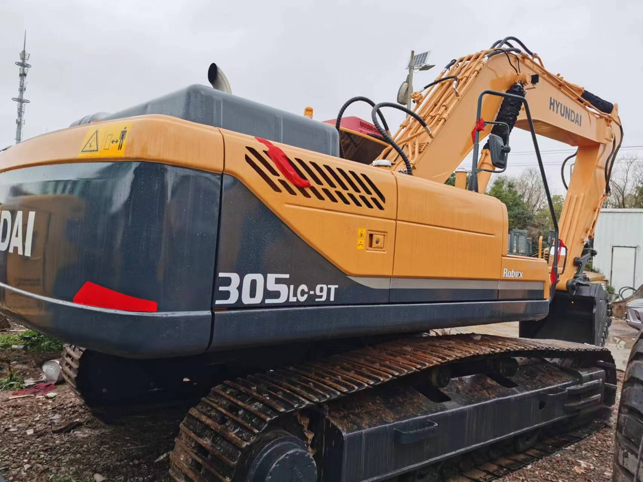 HYUNDAI 305LC-9T - Pelle sur chenille: photos 2 HYUNDAI 305LC-9T - Pelle sur chenille: photos 2