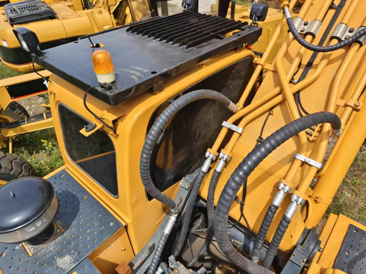 HYUNDAI R385LC-9T - Pelle sur chenille: photos 5 HYUNDAI R385LC-9T - Pelle sur chenille: photos 5