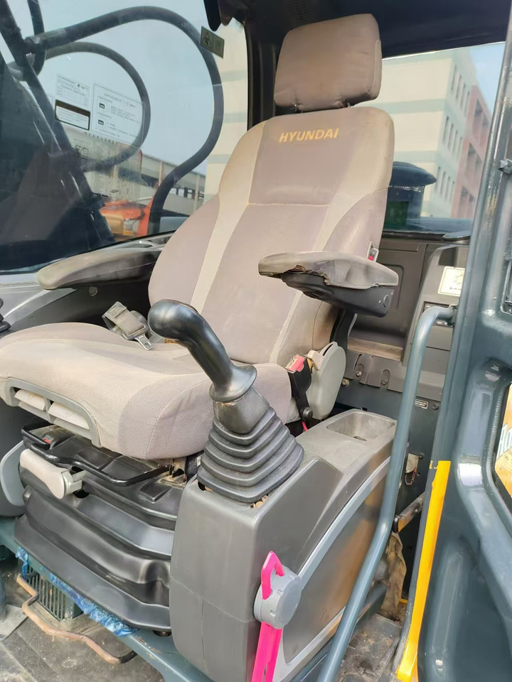 Hyundai R220LC-9T - Pelle sur chenille: photos 3 Hyundai R220LC-9T - Pelle sur chenille: photos 3