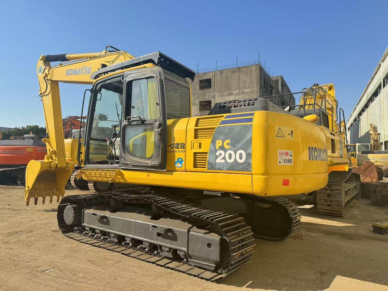 KOMATSU PC200-8 - Pelle sur chenille: photos 2 KOMATSU PC200-8 - Pelle sur chenille: photos 2
