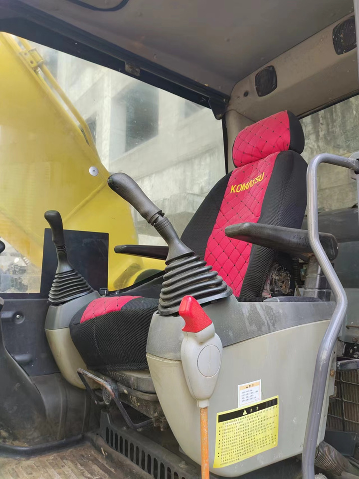 KOMATSU PC200-8 PC200-7 PC220-7 - Pelle sur chenille: photos 3 KOMATSU PC200-8 PC200-7 PC220-7 - Pelle sur chenille: photos 3
