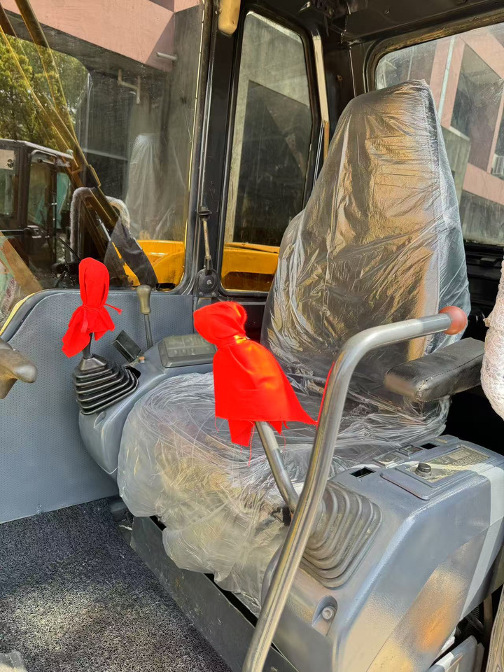 KOMATSU PC60-7 - Mini pelle: photos 4 KOMATSU PC60-7 - Mini pelle: photos 4