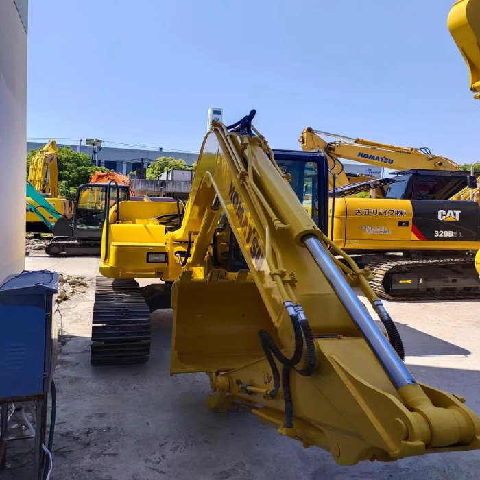 KOMATSU pc70-8 - Pelle sur chenille: photos 3 KOMATSU pc70-8 - Pelle sur chenille: photos 3