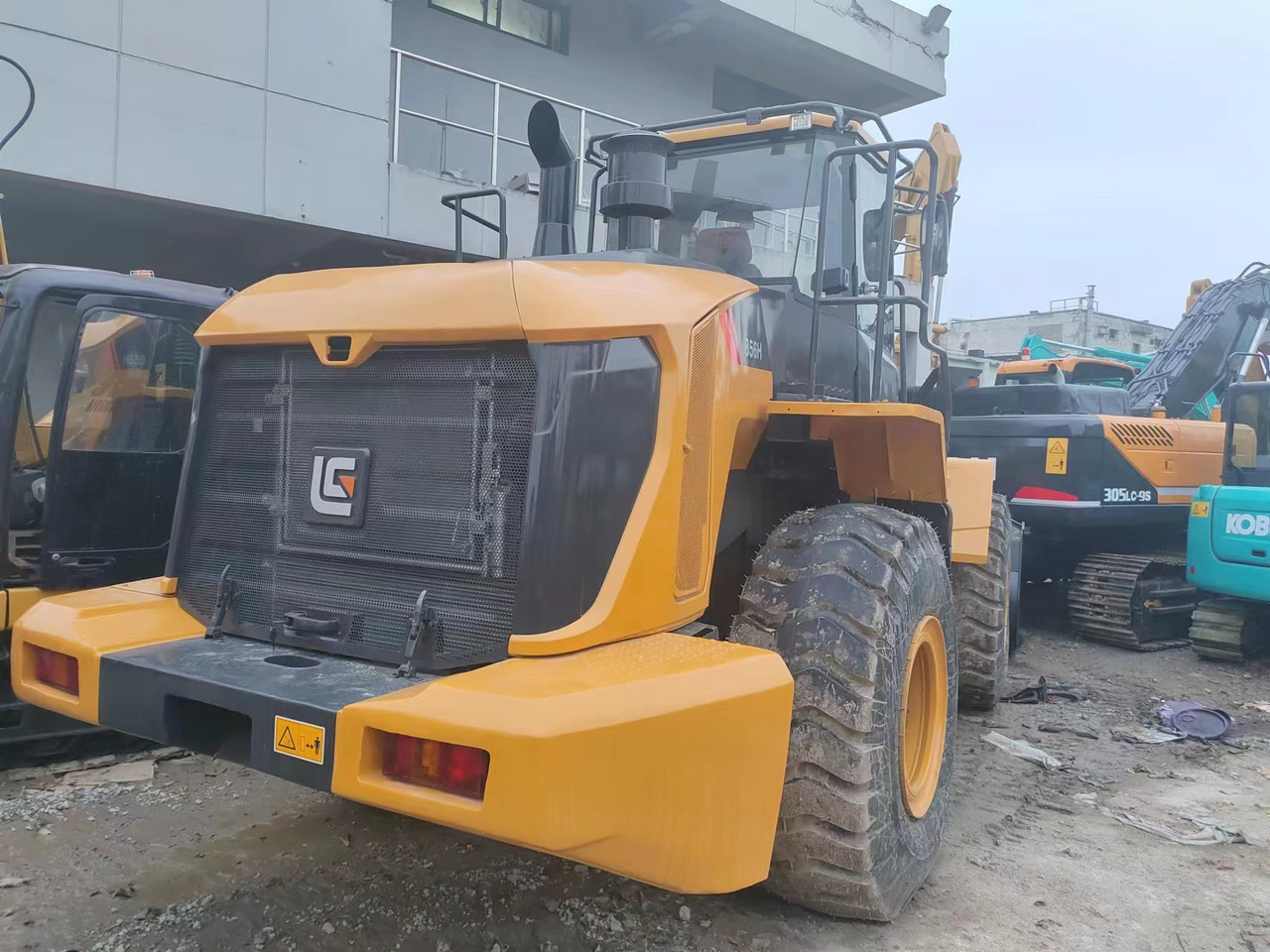 LIUGONG 856H - Chargeuse sur pneus: photos 4 LIUGONG 856H - Chargeuse sur pneus: photos 4