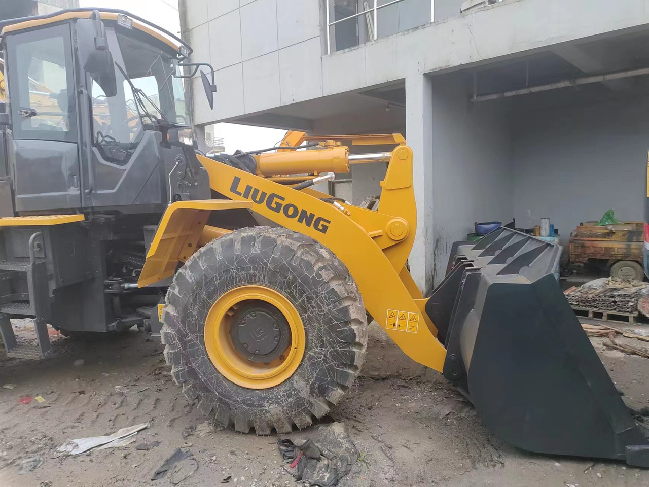 LIUGONG 856H - Chargeuse sur pneus: photos 2 LIUGONG 856H - Chargeuse sur pneus: photos 2