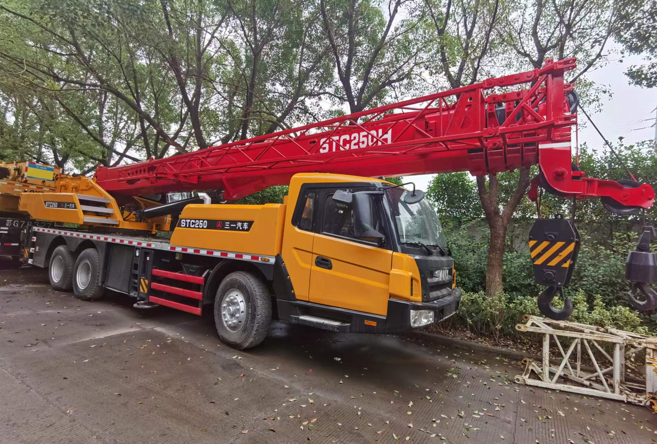 SANY STC250 - Grue mobile: photos 1 SANY STC250 - Grue mobile: photos 1