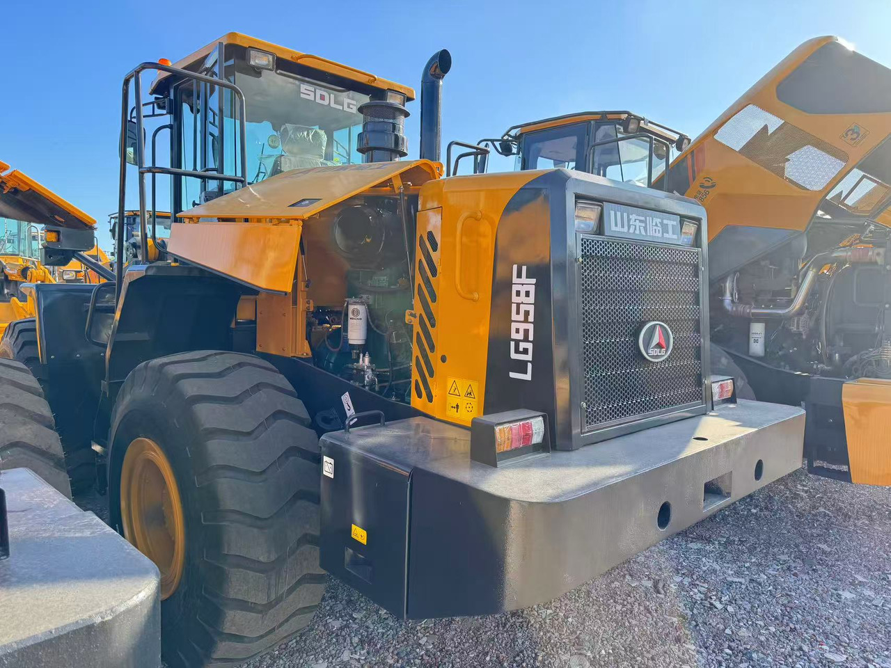 SDLG LG958F - Chargeuse sur pneus: photos 3 SDLG LG958F - Chargeuse sur pneus: photos 3