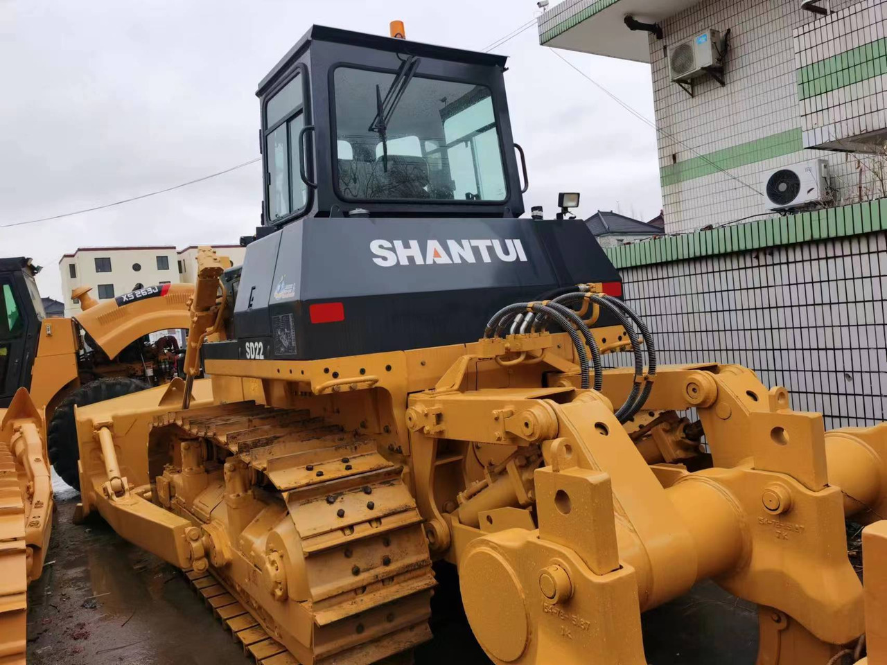 SHANTUI SD22 - Bulldozer: photos 1 SHANTUI SD22 - Bulldozer: photos 1