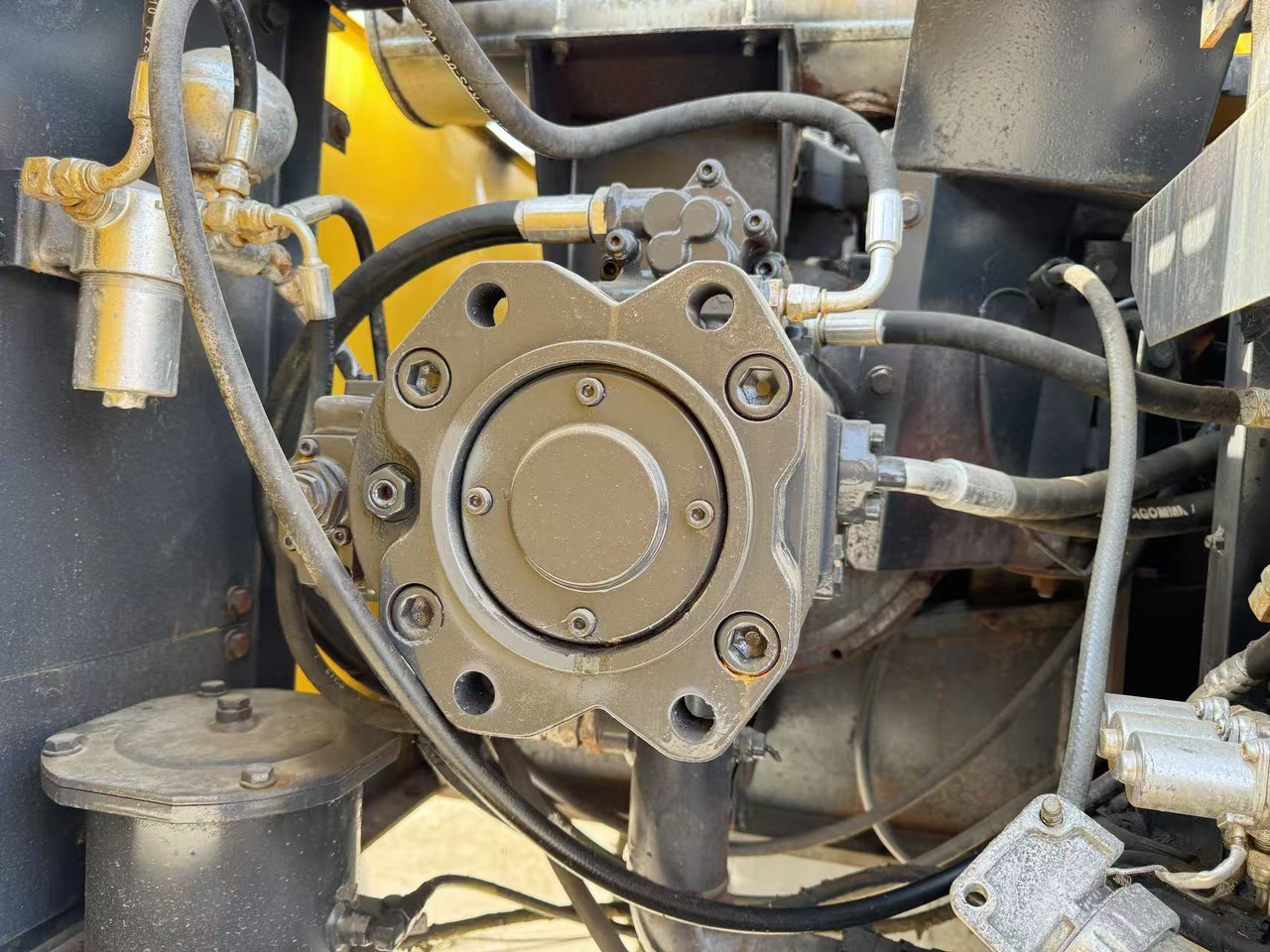 SUMITOMO SH200 - Pelle sur chenille: photos 4 SUMITOMO SH200 - Pelle sur chenille: photos 4