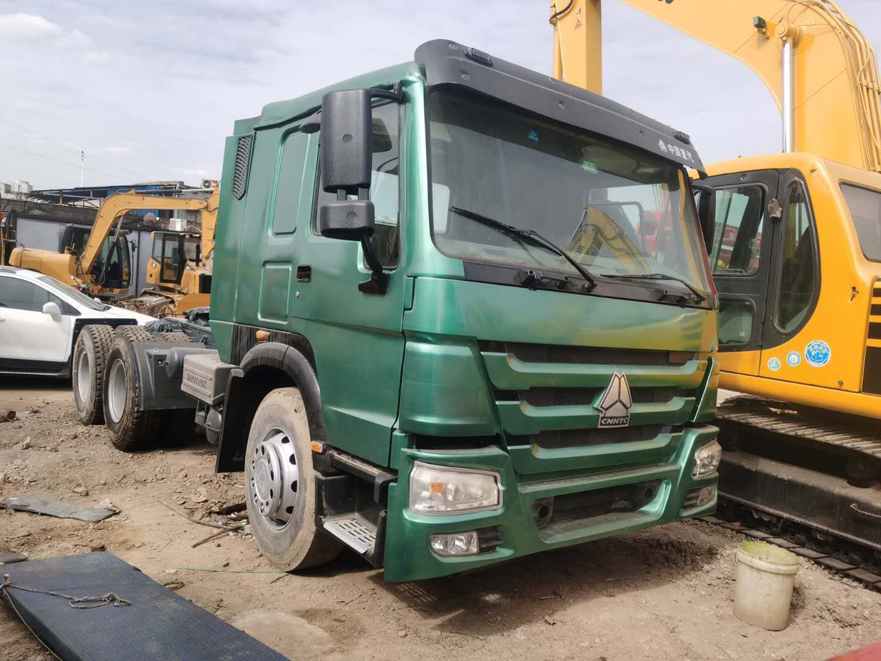 HOWO truck - Tracteur routier: photos 1 HOWO truck - Tracteur routier: photos 1
