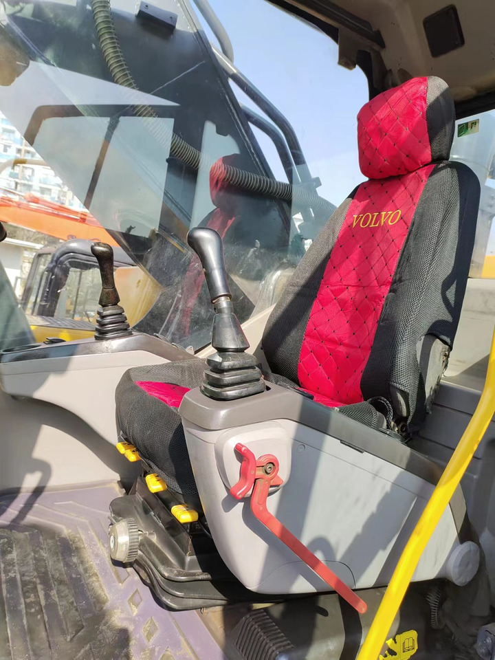 VOLVO EC460 - Pelle sur chenille: photos 4 VOLVO EC460 - Pelle sur chenille: photos 4