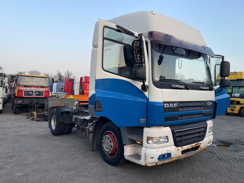 DAF CF 85 Tractor unit - Tracteur routier: photos 1 DAF CF 85 Tractor unit - Tracteur routier: photos 1