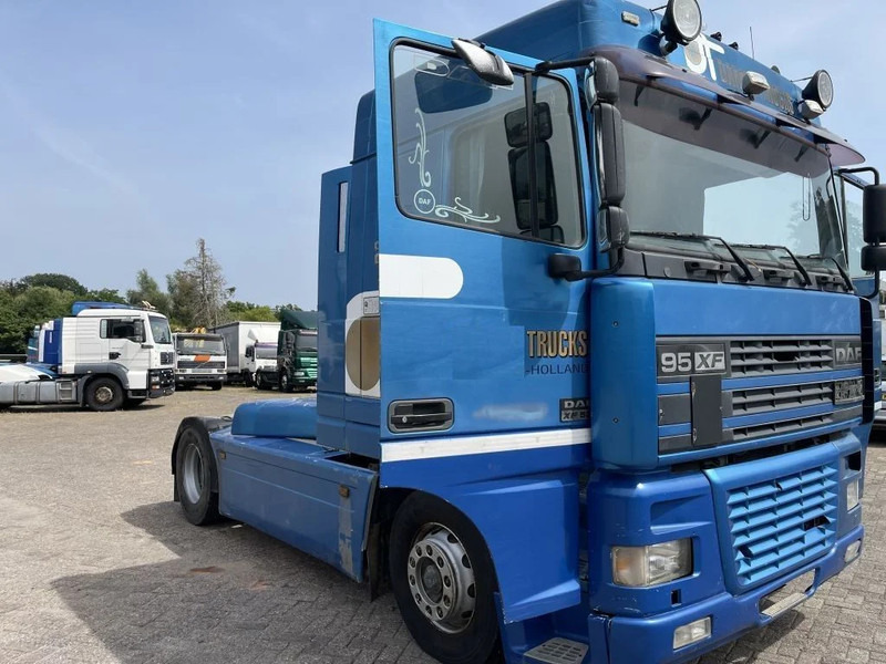 DAF XF 95.530 Tractor unit - Tracteur routier: photos 1 DAF XF 95.530 Tractor unit - Tracteur routier: photos 1