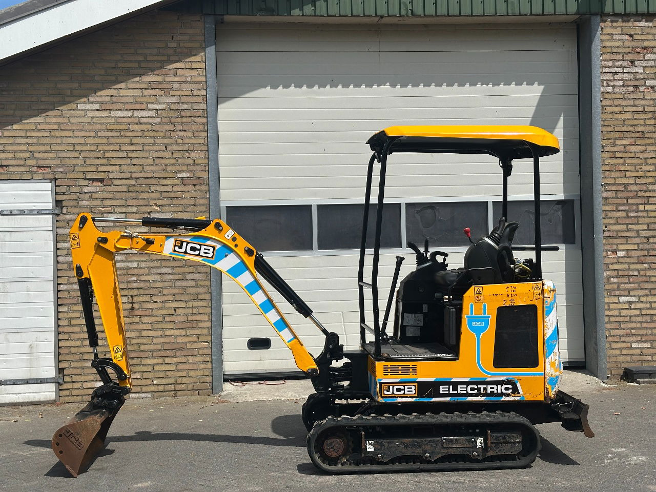 JCB 19c-1 E 100 elektrisch - Mini pelle: photos 2 JCB 19c-1 E 100 elektrisch - Mini pelle: photos 2