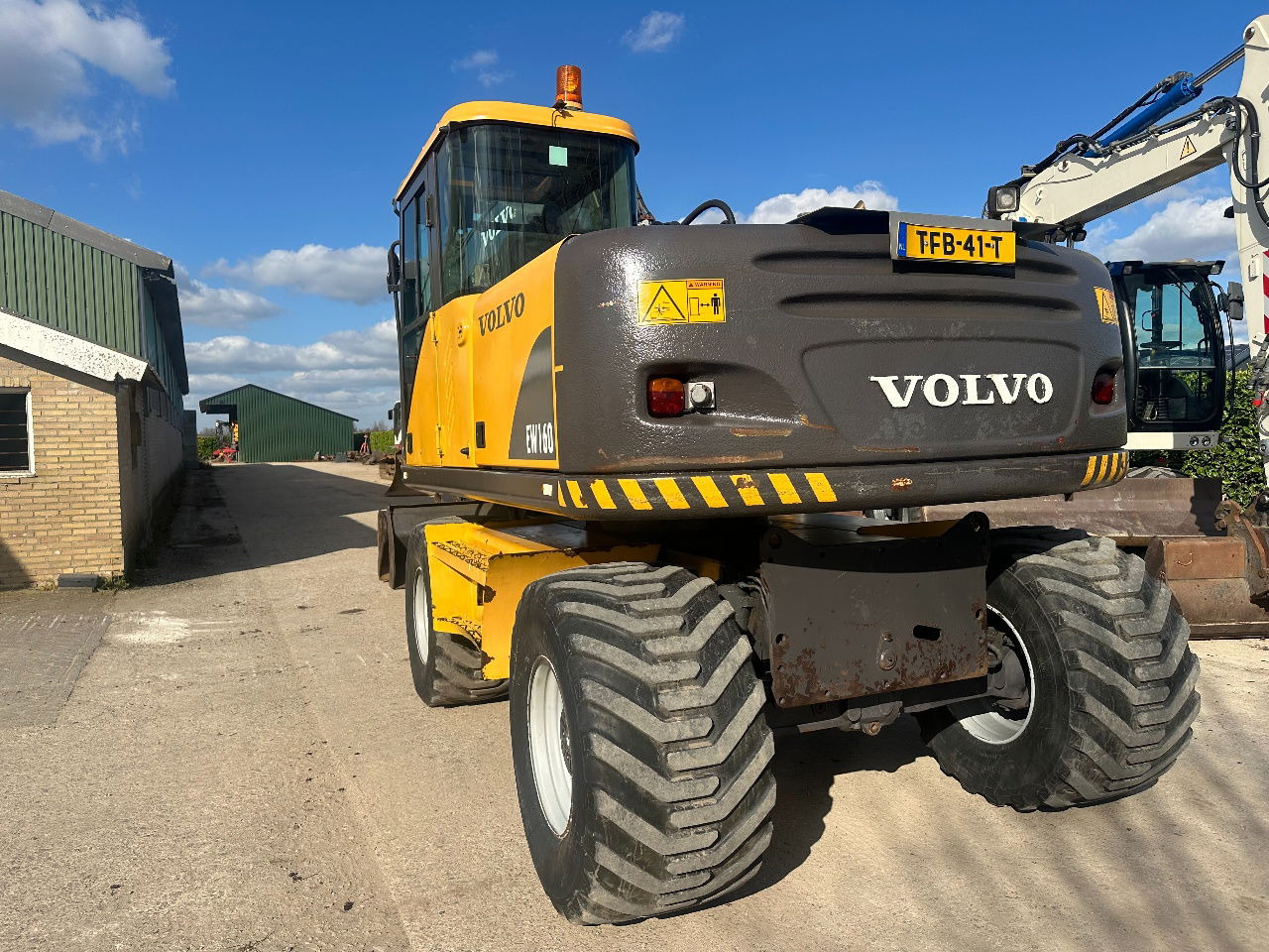 Volvo EW160 - Pelle sur pneus: photos 3 Volvo EW160 - Pelle sur pneus: photos 3
