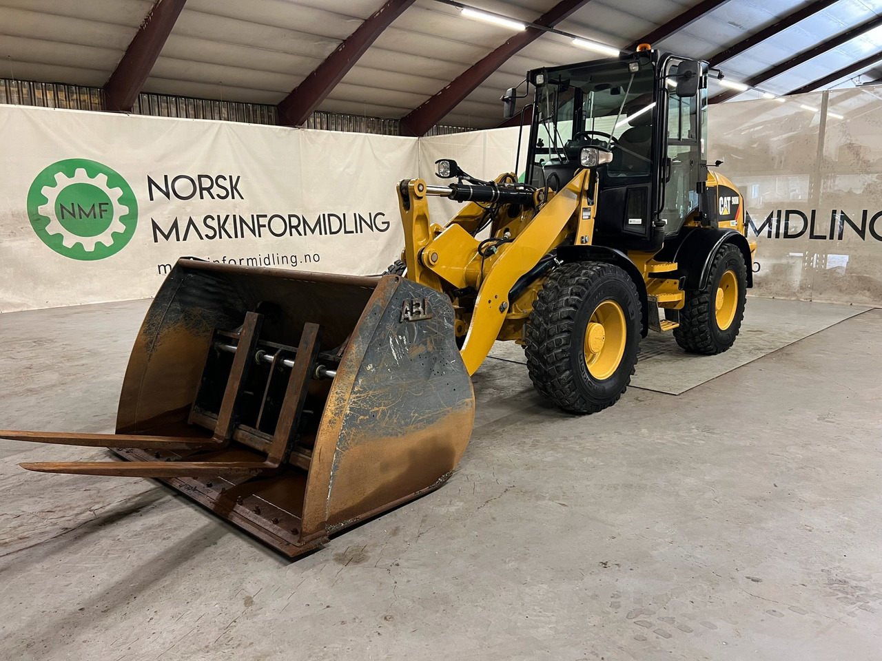 Cat 908M - Autre matériel: photos 3 Cat 908M - Autre matériel: photos 3