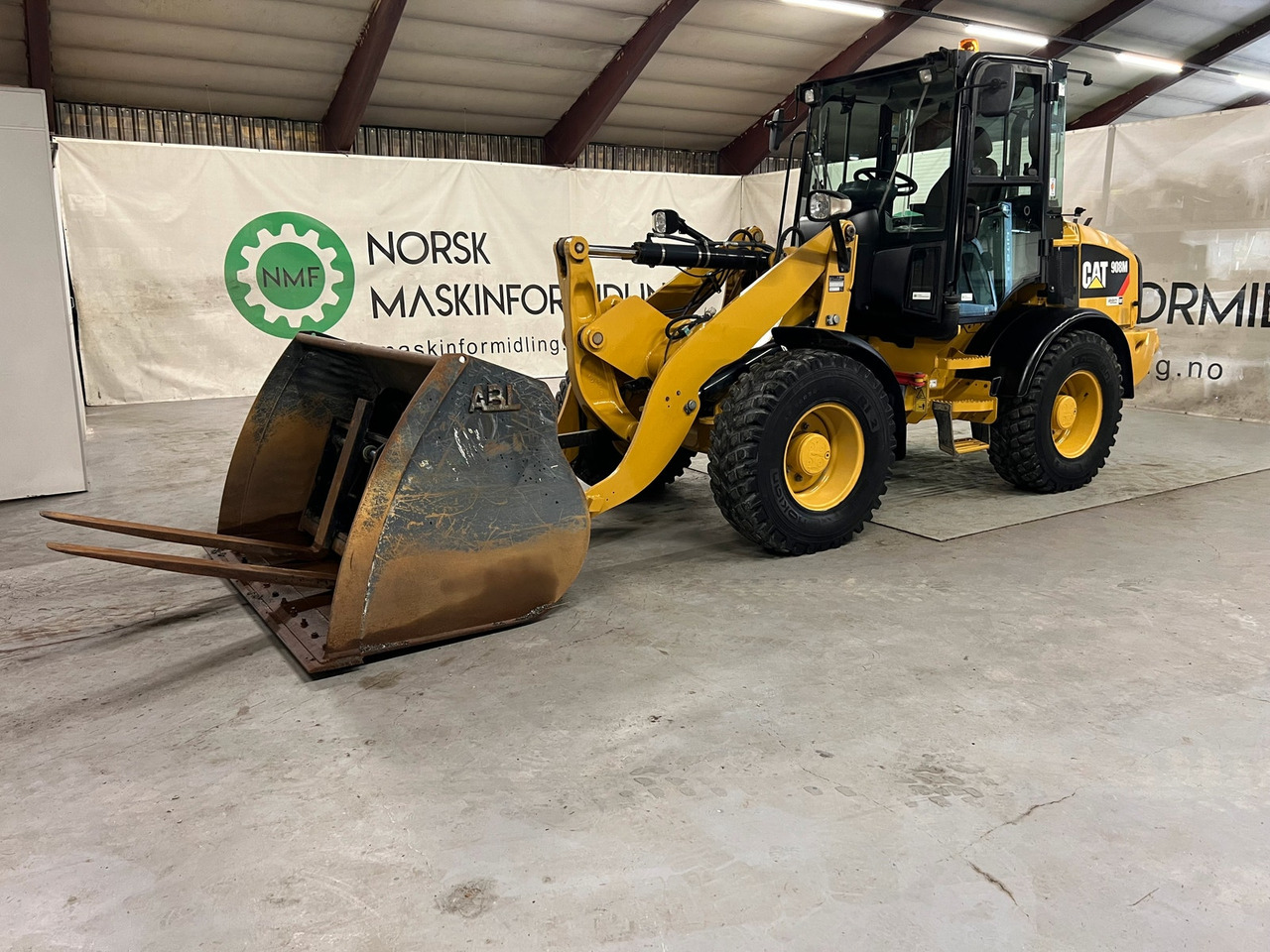 Cat 908M - Autre matériel: photos 1 Cat 908M - Autre matériel: photos 1