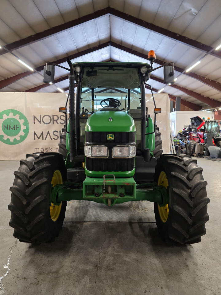 Tracteur agricole John Deere 5720: photos 7