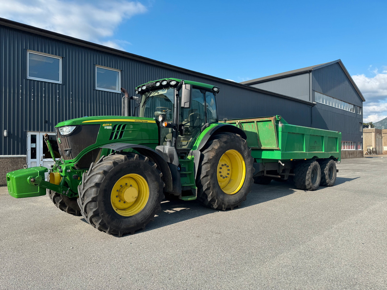 John Deere 6215R - Tracteur agricole: photos 1 John Deere 6215R - Tracteur agricole: photos 1