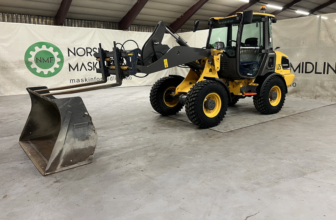 Volvo JL25H - Chargeuse sur pneus: photos 2 Volvo JL25H - Chargeuse sur pneus: photos 2