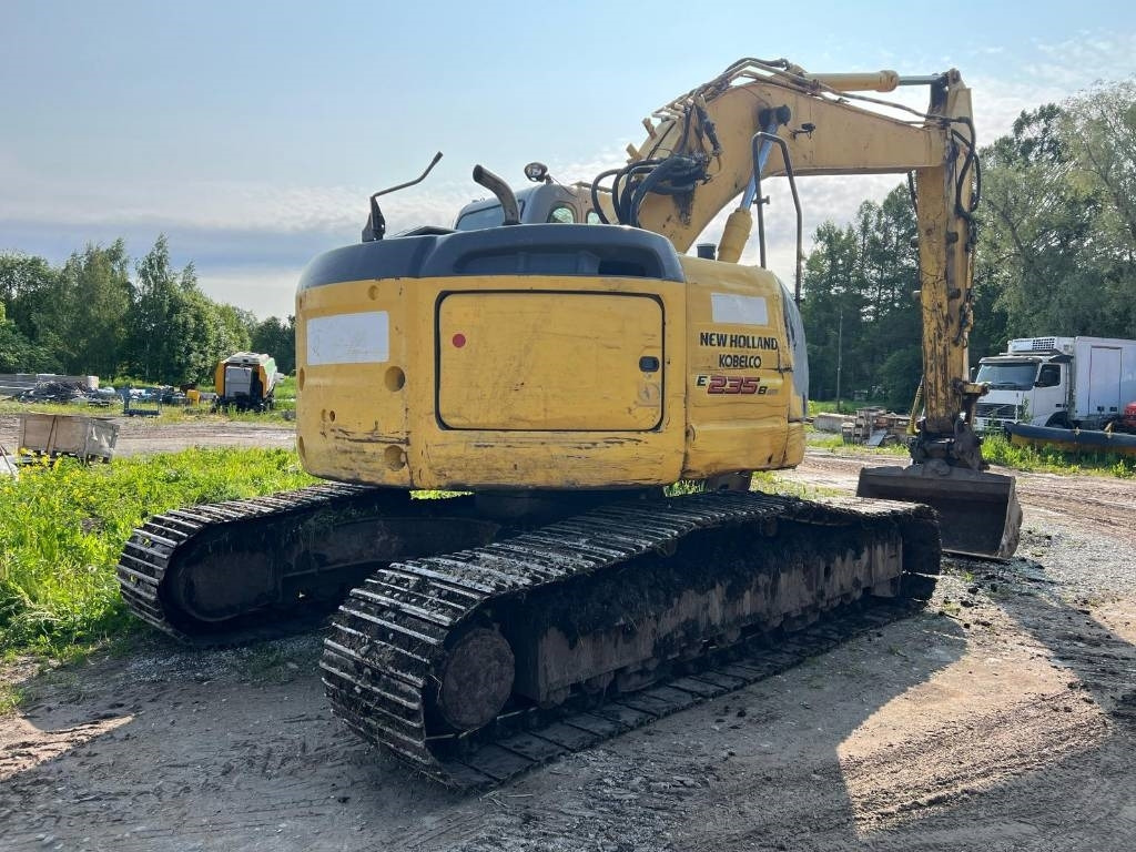 NEW HOLLAND KOBELCO E235BSRLC-2 - Pelle sur chenille: photos 3 NEW HOLLAND KOBELCO E235BSRLC-2 - Pelle sur chenille: photos 3