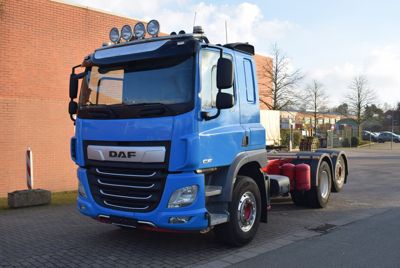 DAF CF 450 6x2 Fahrgestell Klima Navi Lift Retarder - Châssis cabine: photos 1 DAF CF 450 6x2 Fahrgestell Klima Navi Lift Retarder - Châssis cabine: photos 1