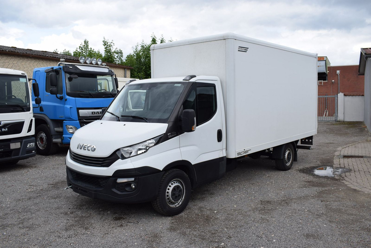 Iveco Daily 35 S14 Koffer LBW Automatik Motorschaden - Fourgon grand volume: photos 1 Iveco Daily 35 S14 Koffer LBW Automatik Motorschaden - Fourgon grand volume: photos 1