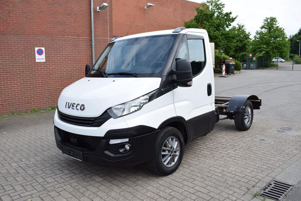 Iveco Daily 35 S21 3,0 Automatik Luftfederung Tempomat - Tracteur routier BE: photos 1 Iveco Daily 35 S21 3,0 Automatik Luftfederung Tempomat - Tracteur routier BE: photos 1