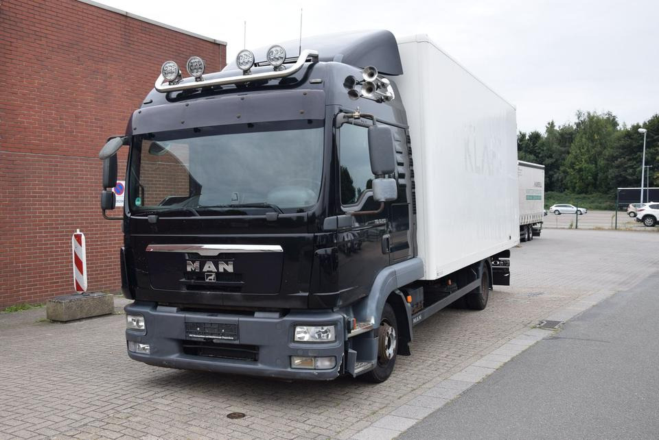 MAN TGL 8.250 Koffer 6,10m Klima AHK Standh Tempomat - Camion fourgon: photos 4 MAN TGL 8.250 Koffer 6,10m Klima AHK Standh Tempomat - Camion fourgon: photos 4