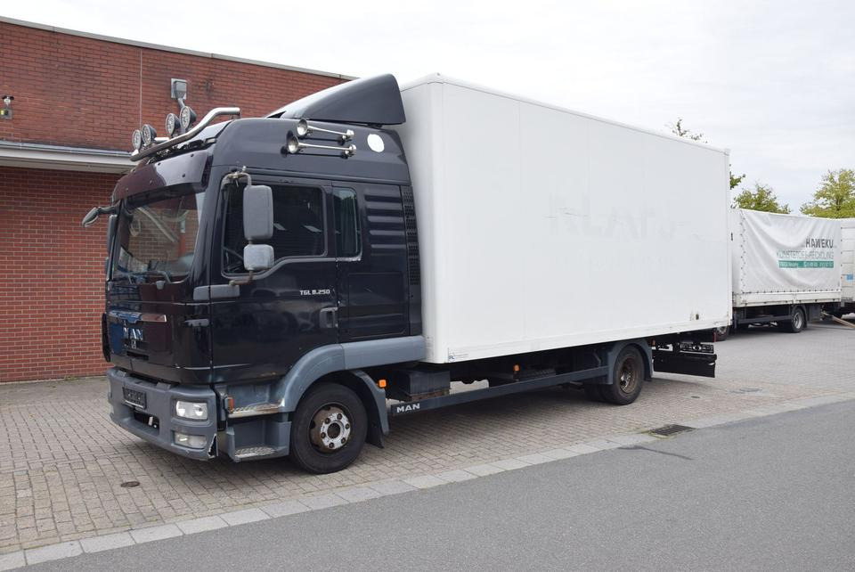 MAN TGL 8.250 Koffer 6,10m Klima AHK Standh Tempomat - Camion fourgon: photos 1 MAN TGL 8.250 Koffer 6,10m Klima AHK Standh Tempomat - Camion fourgon: photos 1