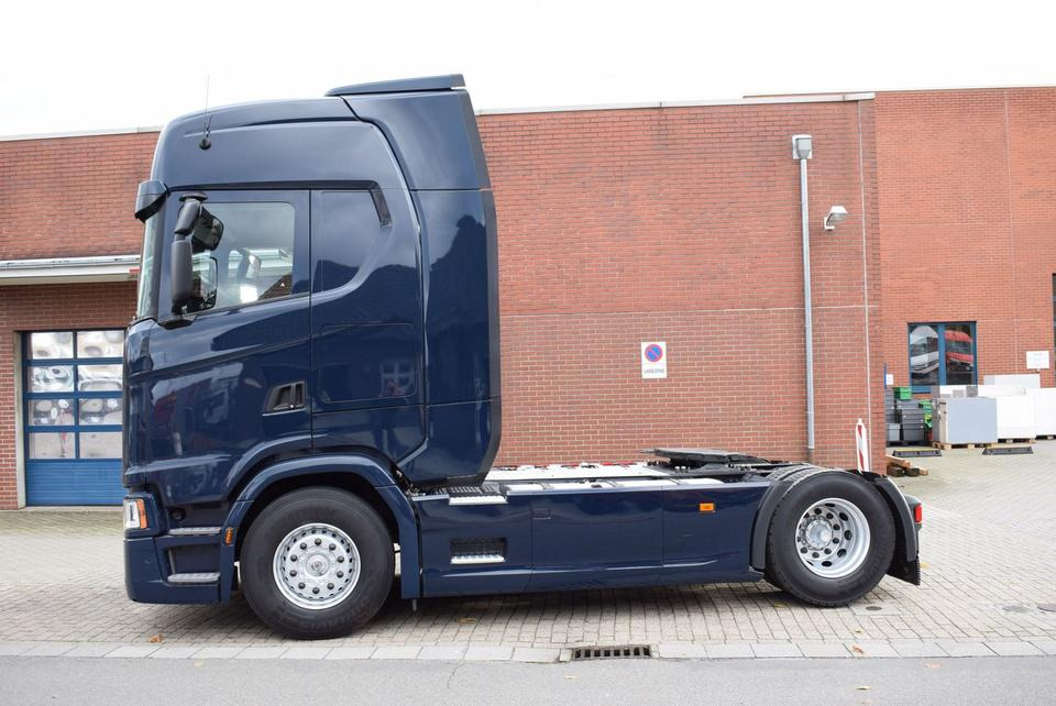 Scania S 450 Highline 2xTank LED Vollluft Retarder - Tracteur routier: photos 3 Scania S 450 Highline 2xTank LED Vollluft Retarder - Tracteur routier: photos 3