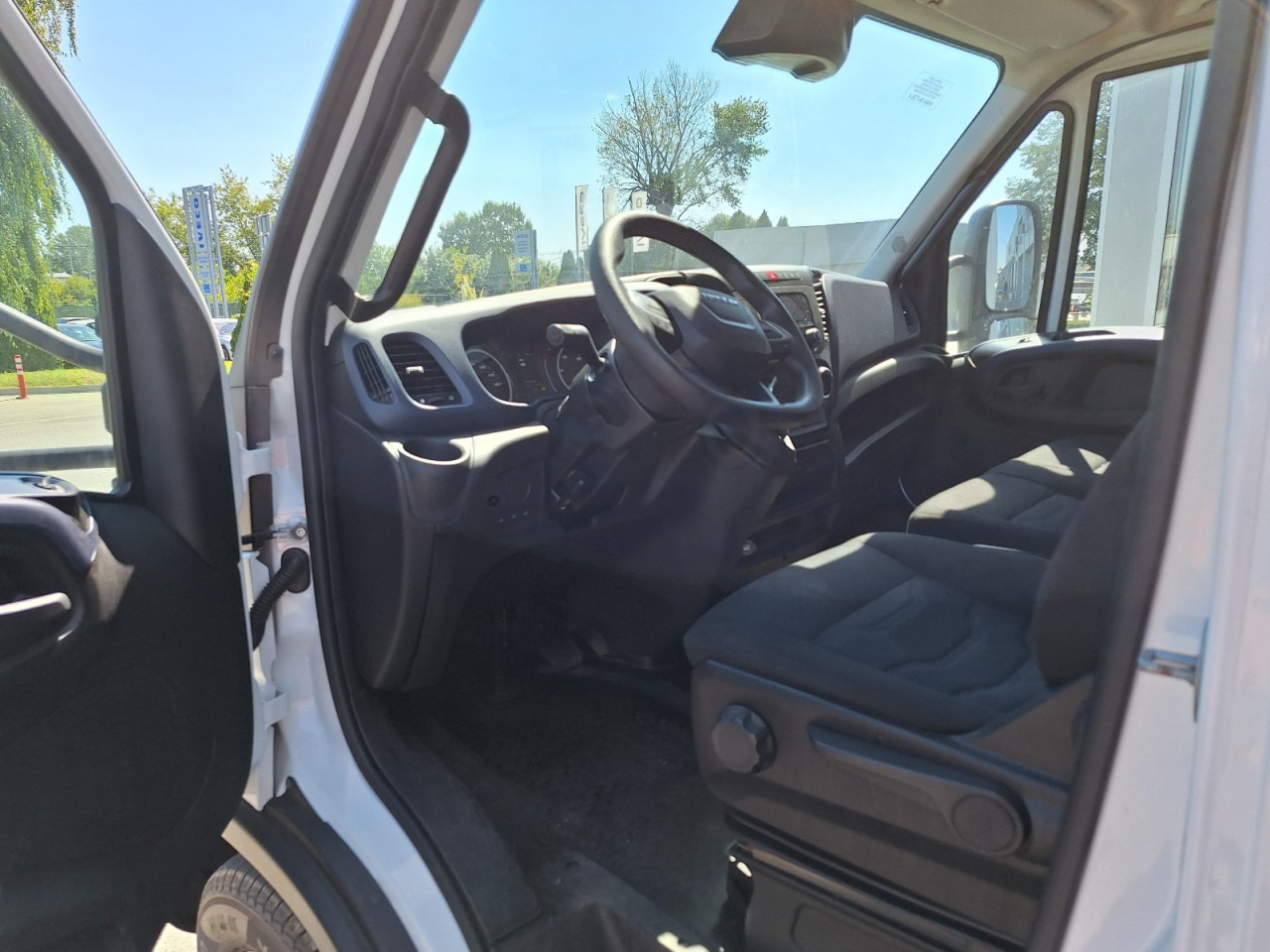 IVECO DAILY 72C18 A8 34m3 - Fourgon utilitaire: photos 3 IVECO DAILY 72C18 A8 34m3 - Fourgon utilitaire: photos 3