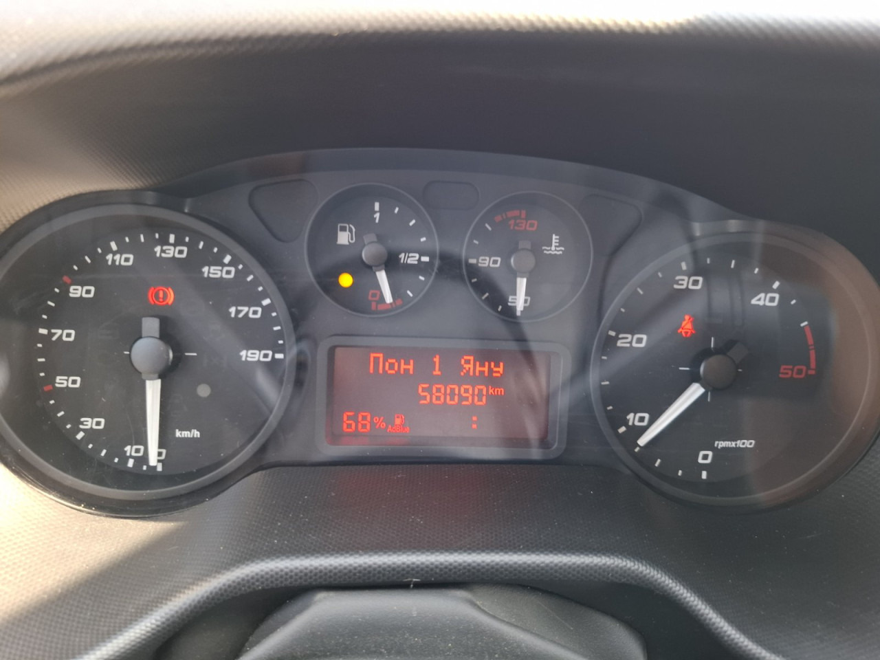 IVECO Daily 35C16H3.0 box/lift - Fourgon grand volume: photos 4 IVECO Daily 35C16H3.0 box/lift - Fourgon grand volume: photos 4