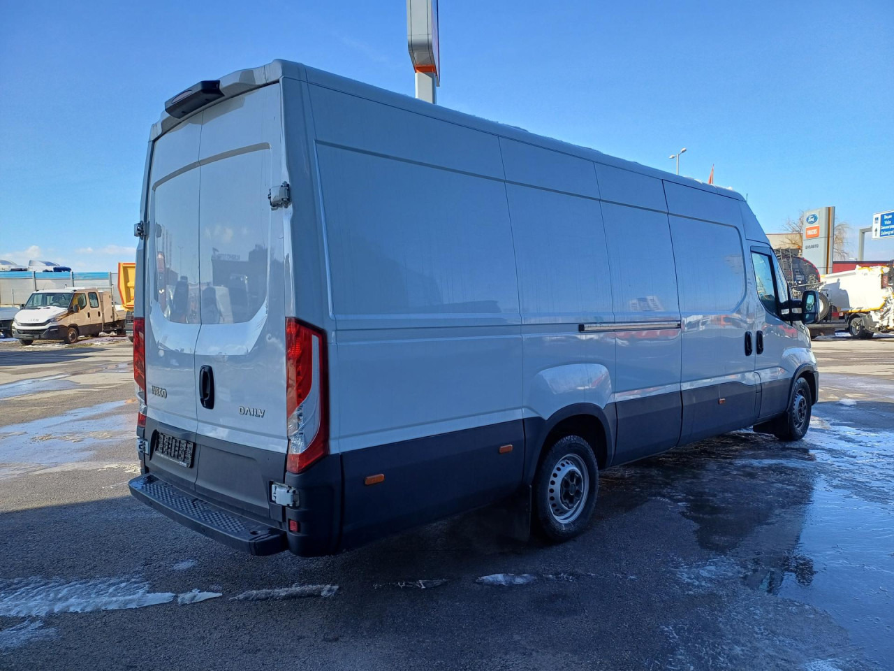 IVECO Daily 35S16V - Fourgon utilitaire: photos 4 IVECO Daily 35S16V - Fourgon utilitaire: photos 4