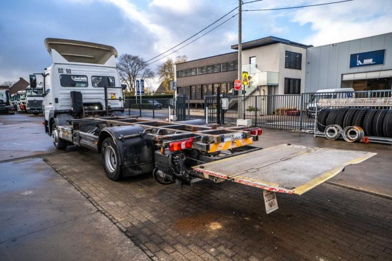 Mercedes ATEGO 1224 // HAYON DHOLLANDIA - Camion porte-conteneur/ Caisse mobile: photos 5 Mercedes ATEGO 1224 // HAYON DHOLLANDIA - Camion porte-conteneur/ Caisse mobile: photos 5