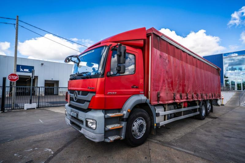 Mercedes AXOR 2533 -MP3+DHOLLANDIA 2.5T - Camion à rideaux coulissants: photos 1 Mercedes AXOR 2533 -MP3+DHOLLANDIA 2.5T - Camion à rideaux coulissants: photos 1