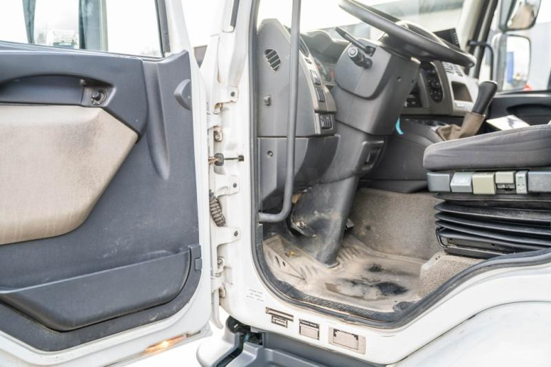 Camion citerne Renault MIDLUM 280+TANK 12.500L/5 Comp.: photos 9 Camion citerne Renault MIDLUM 280+TANK 12.500L/5 Comp.: photos 9