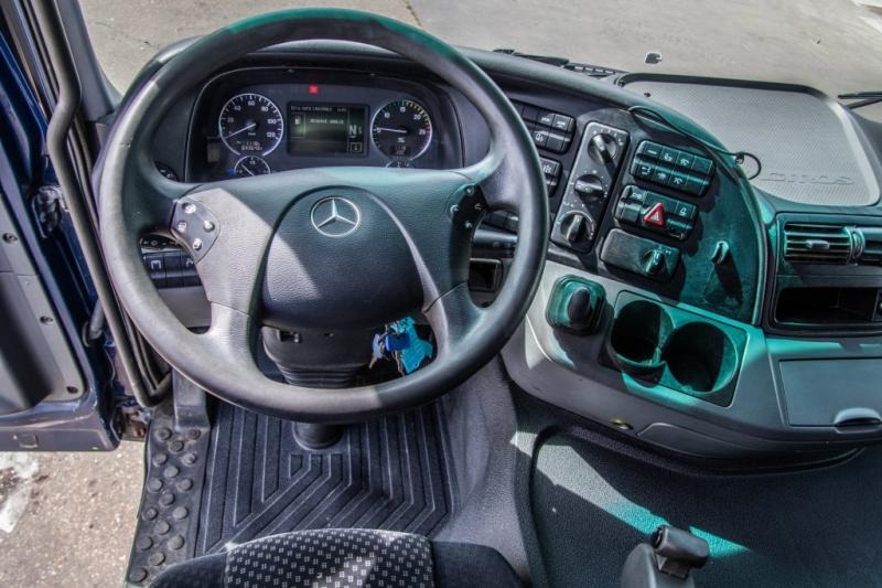 Photo d'intérieur 2: Tracteur routier Mercedes ACTROS 1846 LS-MP3+HYDR.