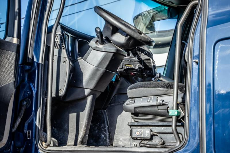 Photo d'intérieur 1: Tracteur routier Mercedes ACTROS 1848 LS+E6+HYDR. Photo d'intérieur 1: Tracteur routier Mercedes ACTROS 1848 LS+E6+HYDR.
