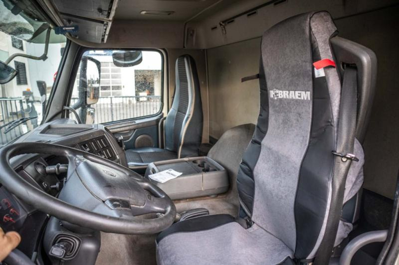 Photo d'intérieur 1: Volvo FM 330-6x2-E5+10 pneus/tires+intarder — crédit-bail Volvo FM 330-6x2-E5+10 pneus/tires+intarder