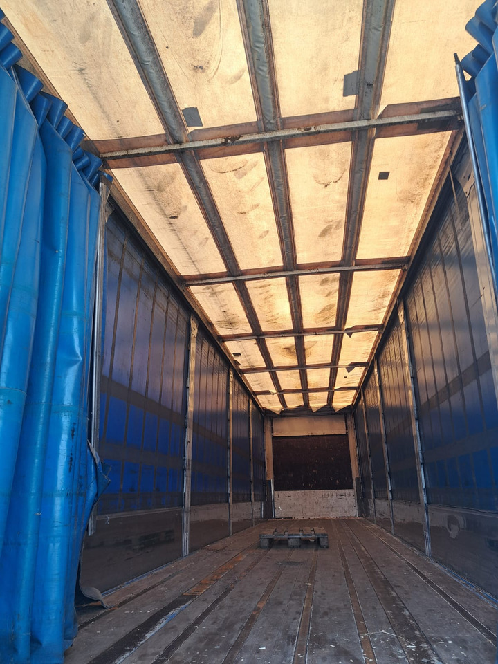 FRUEHAUF - Semi-remorque rideaux coulissants: photos 3 FRUEHAUF - Semi-remorque rideaux coulissants: photos 3