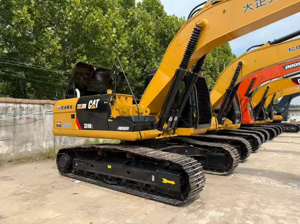 CAT 324 - Pelle sur chenille: photos 1 CAT 324 - Pelle sur chenille: photos 1