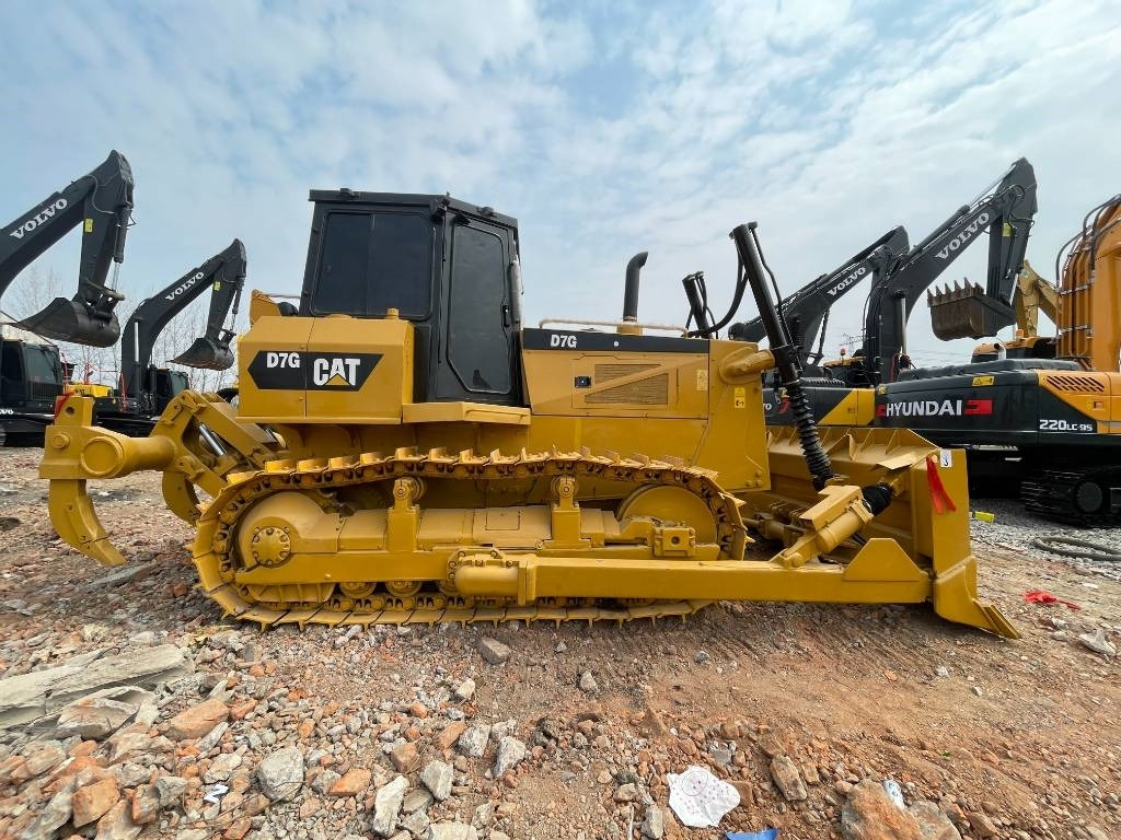 CAT D 7 G - Pelle sur chenille: photos 1 CAT D 7 G - Pelle sur chenille: photos 1