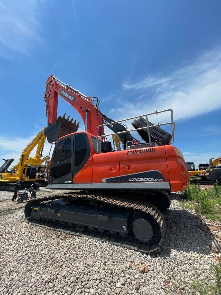 Doosan DX 300 - Pelle sur chenille: photos 1 Doosan DX 300 - Pelle sur chenille: photos 1