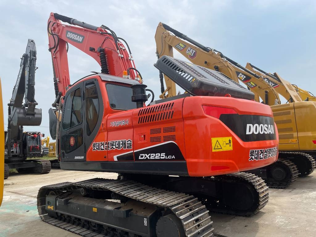 Doosan DX225LCA - Pelle sur chenille: photos 1 Doosan DX225LCA - Pelle sur chenille: photos 1