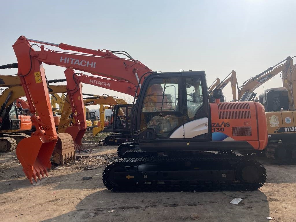 Hitachi ZX 130 - Pelle sur chenille: photos 3 Hitachi ZX 130 - Pelle sur chenille: photos 3