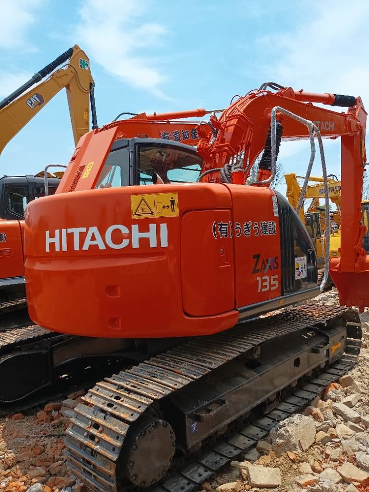 Hitachi ZX 135 U-5 - Pelle sur chenille: photos 2 Hitachi ZX 135 U-5 - Pelle sur chenille: photos 2