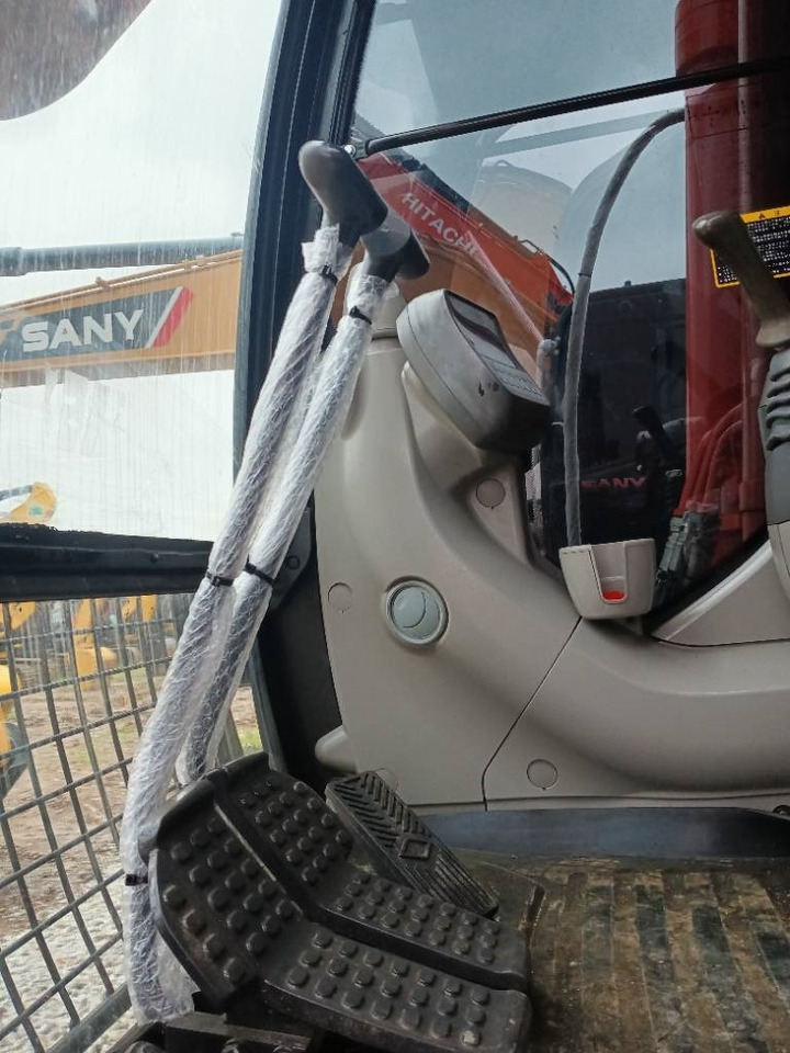 Hitachi ZX 200 - Pelle sur chenille: photos 4 Hitachi ZX 200 - Pelle sur chenille: photos 4